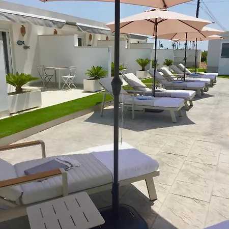 Bed and breakfast Pura, Clothing Optional Guestrooms